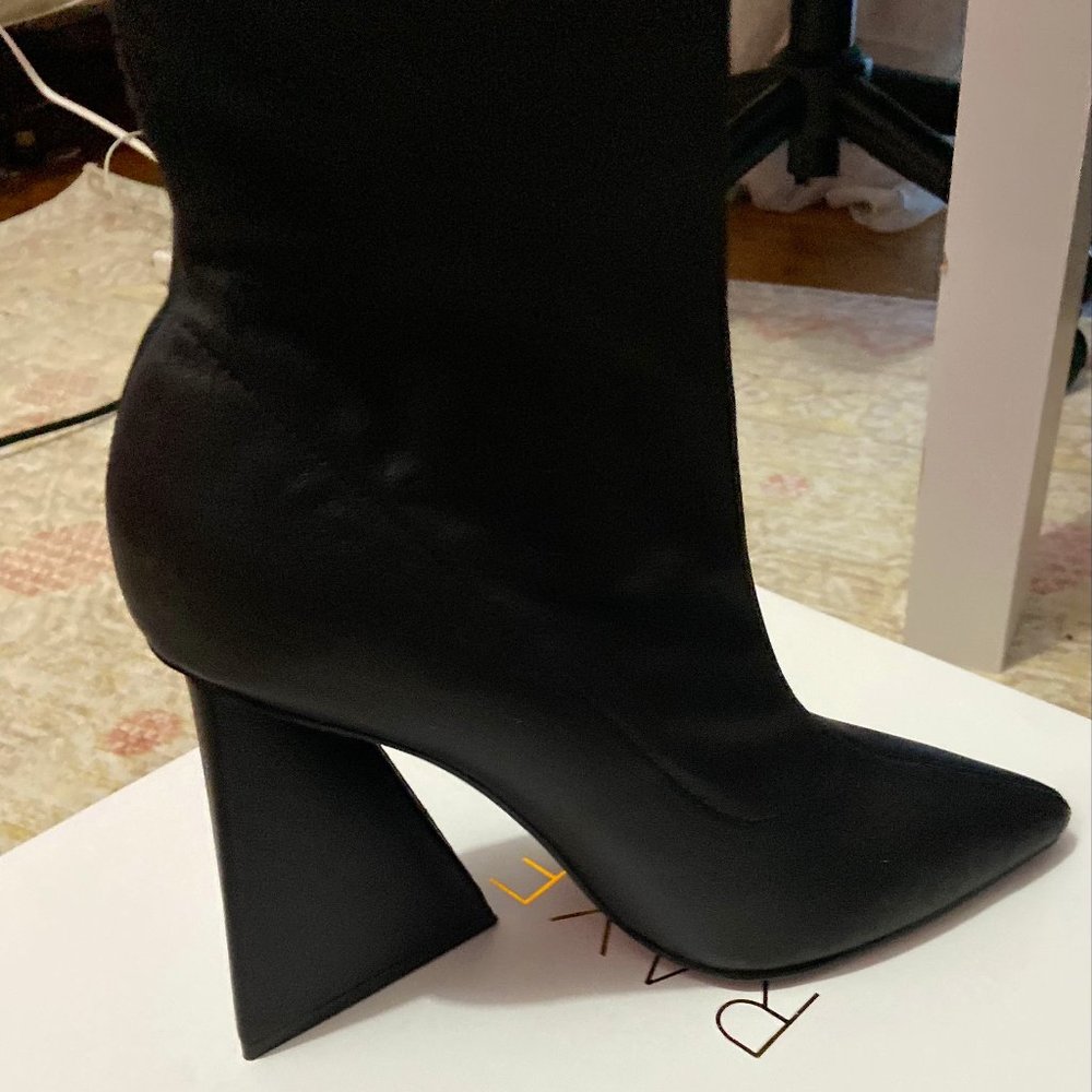 Raye Cali Boots, Black,  Size 6